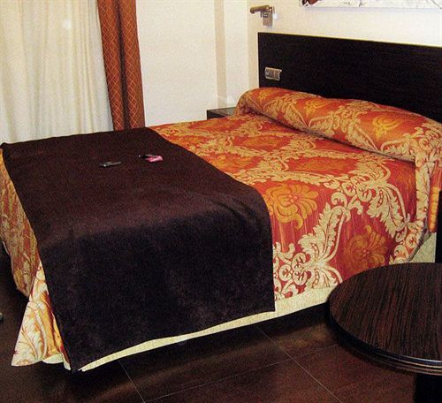 Hospedium Complejo Hostelero Periquitos Hotel 4*